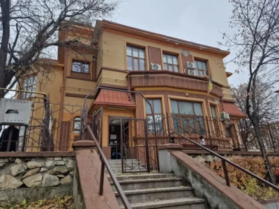 Banii intră pe card înainte de Paște! Anunțul momentului de la Casa de Pensii pentru milioane de români