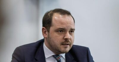 Veste uriașă pentru acești români! Se plătește prima zi de concediu medical: cine sunt cei care primesc banii în plus