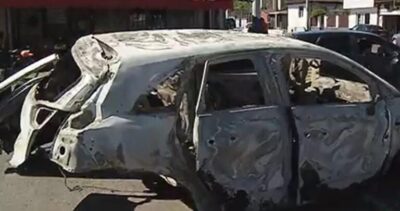 Mașină mistuită de flăcări în București! Ce a pățit tânărul care circula regulamentar după ce a fost lovit din plin!