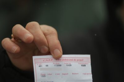 Schimbare uriașă pe taloanele de pensie! Ce apare lângă nume și ce trebuie să verifice toți pensionarii români acum