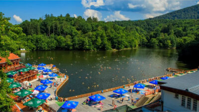 Lacul din Romania care a uimit lumea intreaga! Poti face baie in apa rece si calda in acelasi timp. A intrat si in Cartea Recordurilor