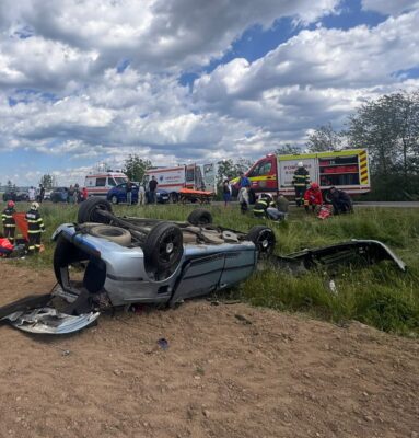 Tragedie pe DN1! Un copil de 2 ani a murit pe loc. Greșeala fatală descoperită de polițiști în mașina răsturnată