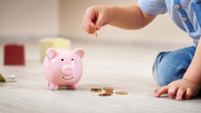 Vestea momentului pentru părinți! Alocația crește la 350 de lei, dar cu o condiție nouă. Cine ia banii?