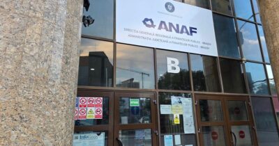 Bani gheață pentru angajații ANAF! Românii care primesc 3 salarii în plus. Cine sunt norocoșii care iau bonusuri uriașe
