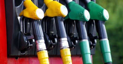 Veste uriașă pentru toți șoferii! Ce se întâmplă la pompă chiar acum: Prețul motorinei s-a prăbușit pentru a șasea zi!