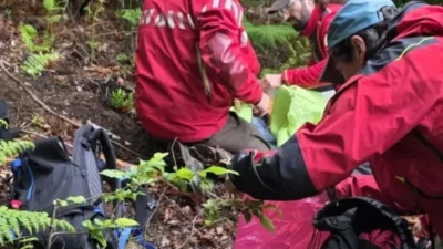 Final incredibil pentru băiețelul de 5 ani pierdut în pădure! Tatăl a izbucnit în lacrimi când și-a văzut fiul în viață