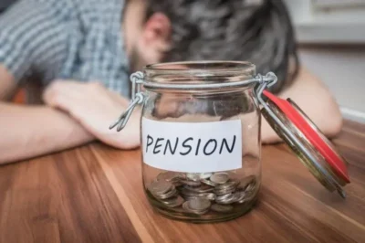 Ce pensie primești dacă ai doar 10 sau 15 ani de muncă! Calculul exact: câți bani îți intră pe card în fiecare lună