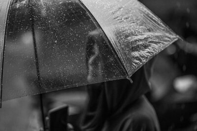 Adio, primăvară! Prăpădul lovește România: Cod galben de vijelii și grindină în București și alte 19 județe chiar acum