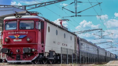 Tragedie în Gara Bușteni! Ce a pățit un tânăr de 21 de ani după ce s-a urcat pe un …