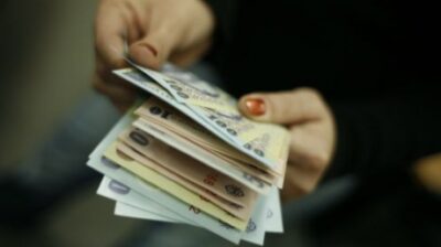 Vestea care îi dărâmă pe 800.000 de români! Câți bani primești în mână de la 1 iulie, de fapt. Suma e ridicolă!