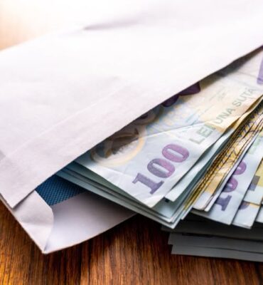 Iată ce SUMĂ vor primi beneficiarii indemnizației de însoțitor după majorarea salariului…