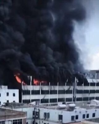 Sute de muncitori blocați într-o fabrică cuprinsă de flăcări. Detalii cutremurătoare despre tragedia care a șocat o întreagă industrie