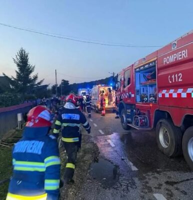 Tragedie pe A1. O fetiță de 5 ani a murit după ce mașina s-a răsturnat