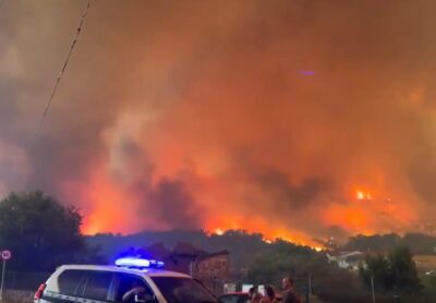 Vestul Europei cere sprijn internațional. Peste 200.000 de oameni au fost evacuați din Franța și Spania din cauza focului care se extinde cu repeziciune