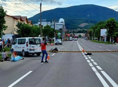 Accident mortal pe DN1. Un tânăr și-a pierdut viața după ce motocicleta pe care se afla s-a ciocnit cu un autoturism