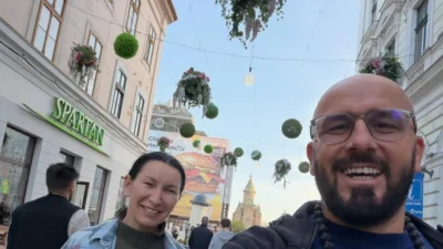 Cine este și cu ce se ocupă Luiza Zmărăndescu. Soția celebrului luptător a devenit cunoscută după participarea la o emisiune TV