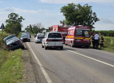 Accident rutier cu două mașini pe DN 29B! Un bărbat în vârstă de 33 de ani a ajuns la spital