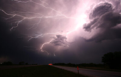 COD portocaliu și galben de vreme rea în România. Care sunt zonele afectate de vijelii, ploi torențiale și rafale de peste 100 km/h