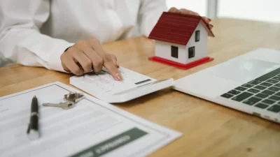 Amenzi de până la 500 de lei pentru românii fără asigurare de locuință. Autoritățile încep controalele la domiciliu