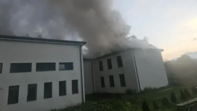 Incendiu de proporții la o școală din Cluj! Pompierii s-au luptat ore întregi cu flăcările