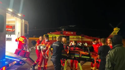Medicii au stabilit cu ce boală se confruntă, de fapt, Miruna! Adolescenta în vârstă de 18 ani se află în stare gravă, după ce a contactat o bacterie pe litoral