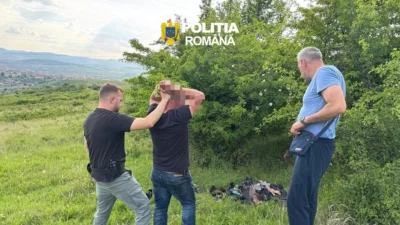 Un bărbat din Hunedoara și-a bătut fosta soție, a fugit de polițiști și s-a ascuns într-o grotă. Ce au descoperit polițiștii asupra lui