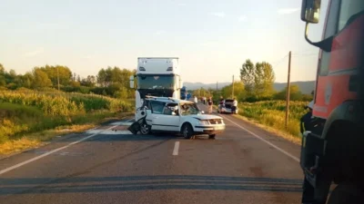 Minor de 16 ani mort în urma unui accident rutier. Tatăl său a intrat într-o depășire periculoasă. Același drum, alte două accidente