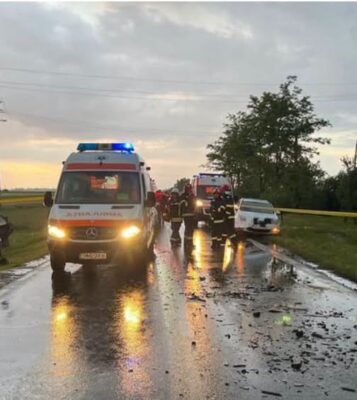 Accident mortal în Caraș-Severin. Un tânăr de 18 ani a murit după ce mașina s-a izbit de un zid