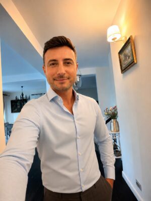 Valentin Sanfira o acuză de infidelitate pe Codruța Filip? Gestul care i-a făcut pe fani să se gândească la o aluzie despre fosta soție: „Am iubit doi ochi ce m-au înșelat”