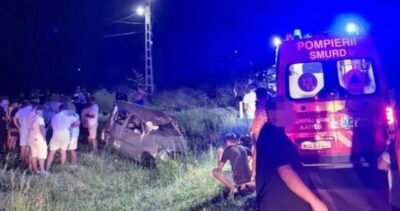 Sfârșit crunt pentru cinci persoane, în județul Dâmbovița! Un tânăr de 20 de ani s-a răsturnat cu mașina, după ce a lovit trei pietoni