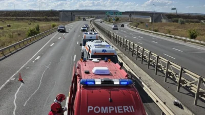 Accident pe A3, în județul Cluj. Microbuz cu nouă persoane, lovit de un TIR și proiectat în parapet. Patru victime au ajuns la spital