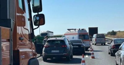 Eveniment rutier cu opt persoane pe autostrada A2! Trei mașini au fost implicate