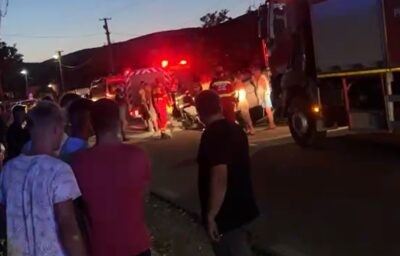 Un copil de cinci ani și mama lui, la spital, după e mașina în care se aflau s-a răsturnat. Tatăl a pierdut controlul volanului
