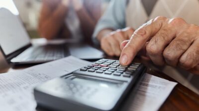 CASS-ul pentru pensii de peste 3000 de lei va fi eliminat. Indexarea punctului de pensie revine din 2027. Anunțul ministrului Muncii