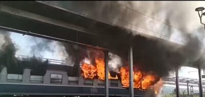 Foc într-un tren de călători, în Arad. Ce s-a întâmplat cu pasagerii