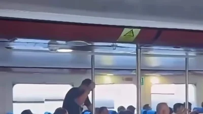 Clipe de groază pe un feribot din largul Ciprului. Pasagerii au filmat momentul în care vasul începe să se scufunde