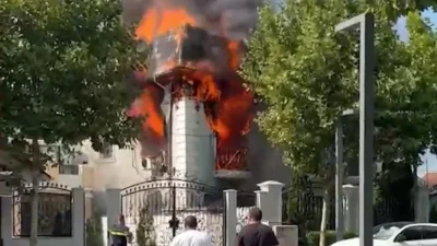A luat foc palatul vrăjitoarei Vanessa. Imobilul valora jumătate de milion de euro