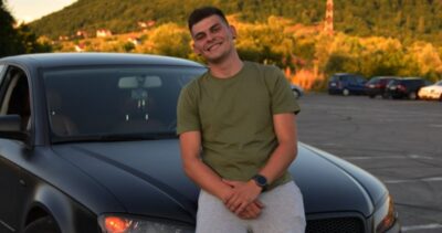 El este Ovidiu, tânărul motociclist care a murit într-un accident cumplit din Bistrița Năsăud. Un copilaș de doar doi ani a rămas acum orfan