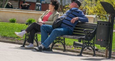Românii care se pot pensiona cu 5 ani mai devreme. Condiția obligatorie prevăzută de lege