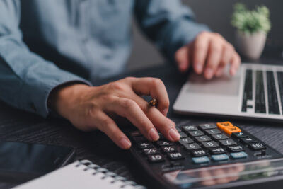 Pensiile ar putea crește de la 1 ianuarie 2027. Câți bani ar urma să primească pensionarii după majorare