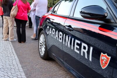 Doi părinți români au mers 100 de km cu fiul mort pe bancheta din spate a mașinii. Au crezut că doarme