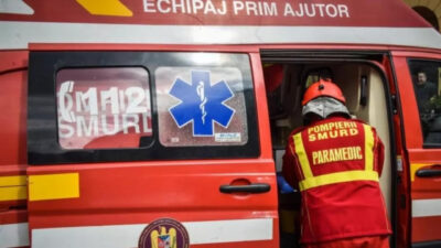 Doi bărbați, loviți de trăsnet în albia râului Mureș. Au fost scoși din apă în stop cardio-respirator