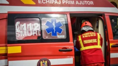 Accident grav în Vâlcea! O maşină a căzut într-o prăpastie şi a luat foc. O persoană a murit