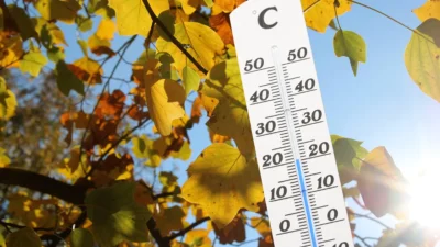 După caniculă, vremea se schimbă considerabil! Meteorologii anunță instabilitate atmosferică și temperaturi scăzute