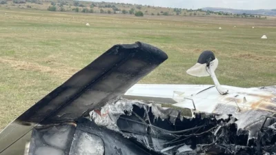 Un avion de mici dimensiuni s-a prăbușit la Iași. Pilotul a fost transportat la spital