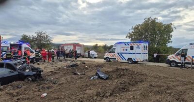 Trei persoane, printre care și un copil, și-au pierdut viața pe un drum din Iași! O mașină și un camion s-au izbit violent