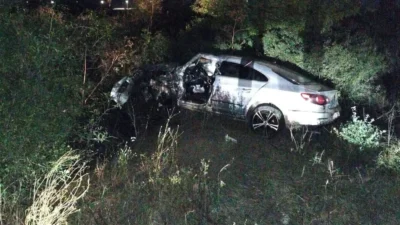 Un adolescent de 17 ani s-a urcat la volan fără a avea permis de conducere și a produs un accident! Minorul a murit, iar alți doi tineri au fost răniți