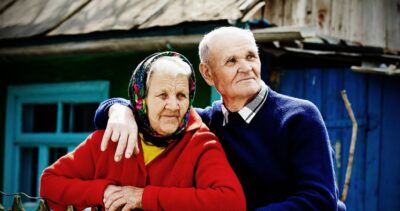 Data la care vor fi virate pensiile pe card în octombrie. Când ajung banii livrați de Poșta Română
