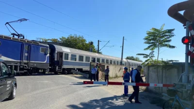 Bătrân prins sub tren la Arad. Bărbatul de 73 de ani a murit pe loc