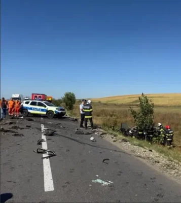 Accident grav la Lețcani. Un camion s-a răsturnat peste un autoturism, provocând moartea unui șofer